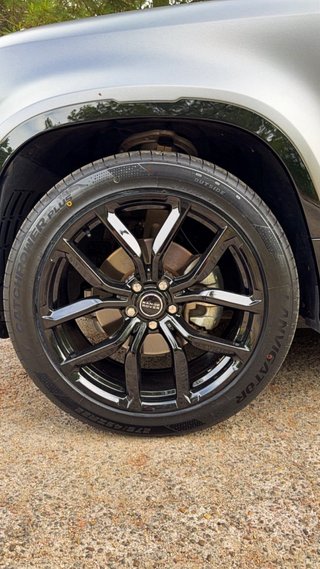 Land Rover Defender 2022