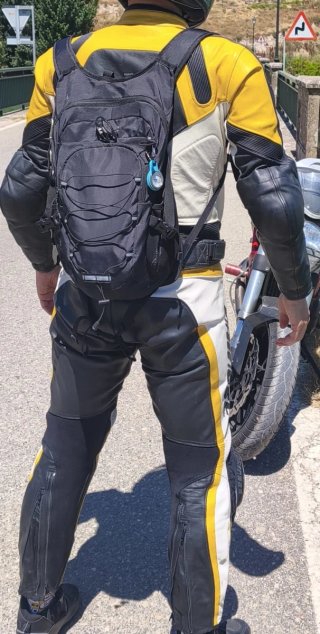 Mono Dainese 2 piezas cuero