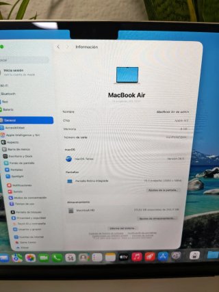 MacBook Air 15 M3 8/256 COMO NUEVO!