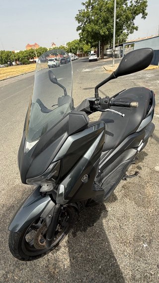 YAMAHA XMAX 125cc Scooter Negro