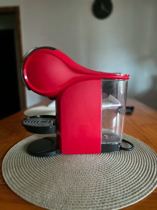 Cafetera Dolce Gusto Genio S Roja