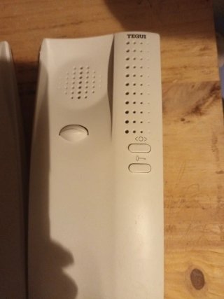 Teléfono para portero automático de la marca Tegui