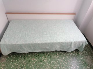 Estructura de cama Ikea de madera