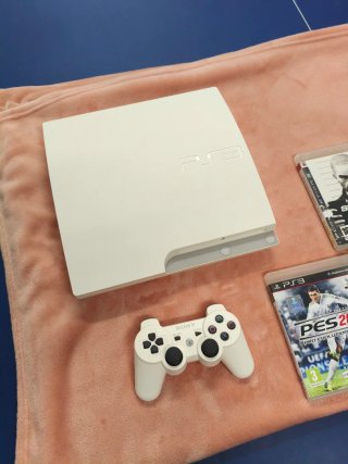 Consola PS3 Slim Blanca + 3 Juegos