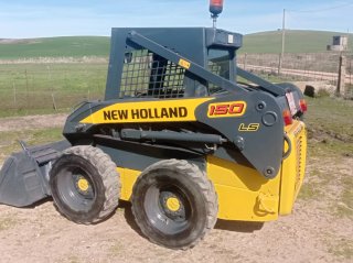 Minicargadora New Holland 150 LS