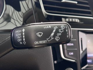 Volkswagen Golf Bluemotion Business & Navi 1.6 TDI 110cv