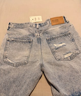 Pantalón corto vaquero Bershka Roto Talla L