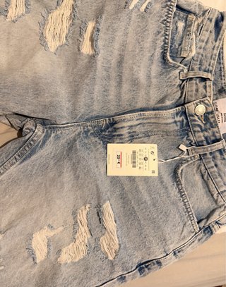 Pantalón corto vaquero Bershka Roto Talla L