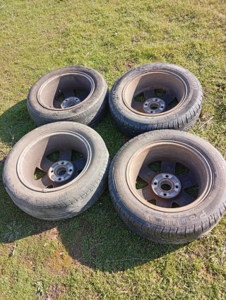Ruedas 15",  2 neumáticos ok