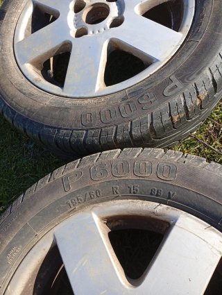 Ruedas 15",  2 neumáticos ok