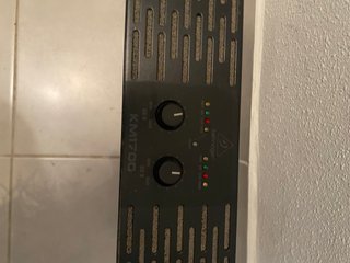 Amplificador Behringer Negro