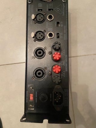 Amplificador Behringer Negro