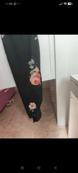Vestido floral negro