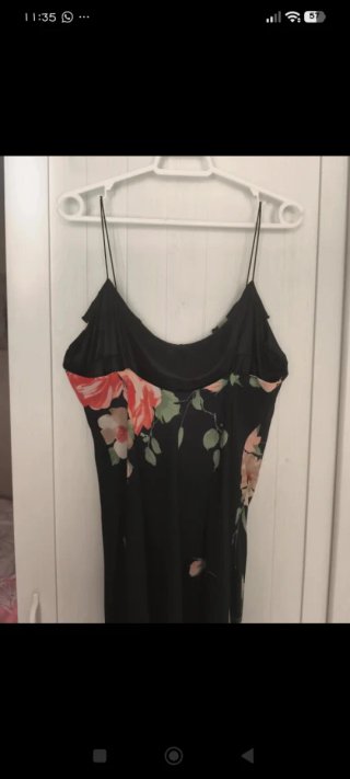 Vestido floral negro