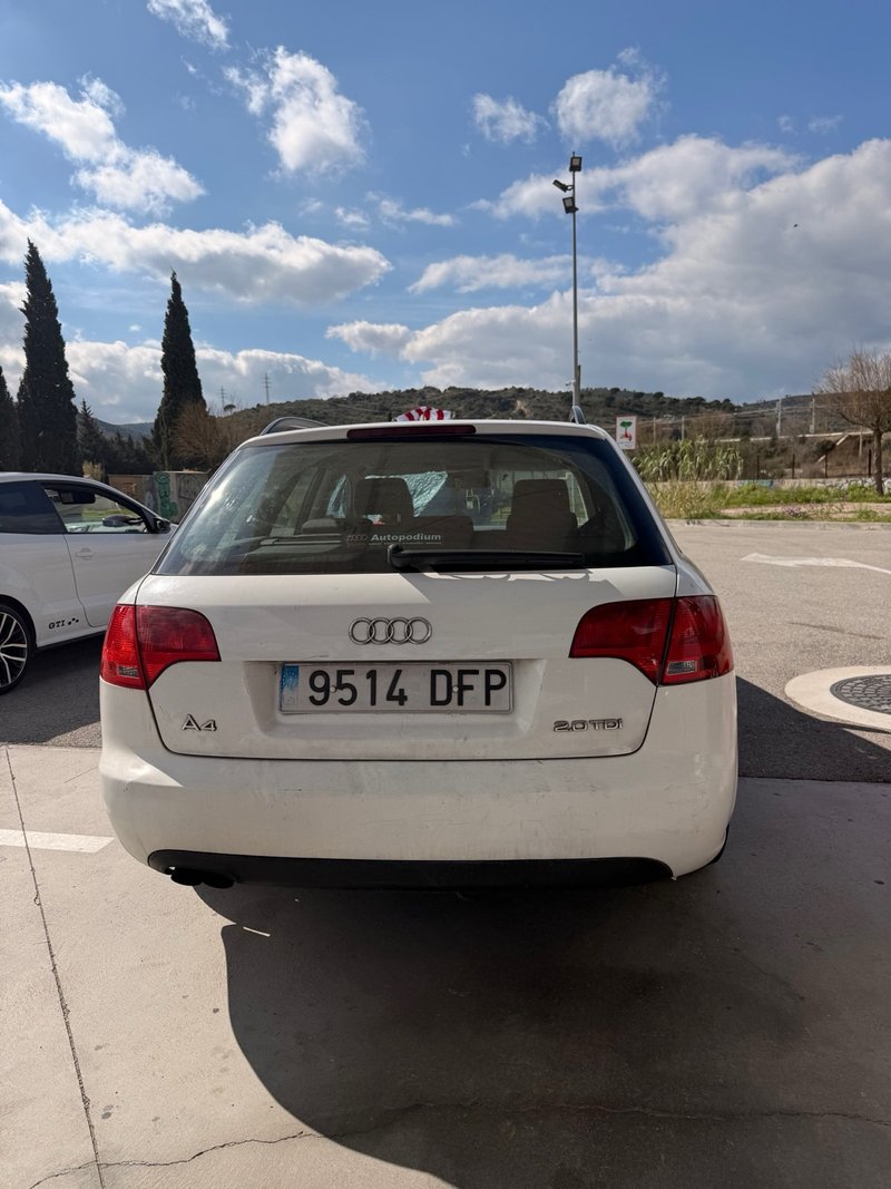 Audi A4 2005 - foto 1