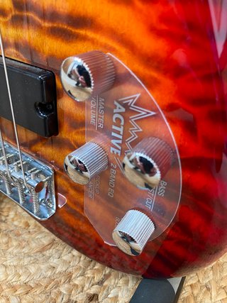 Bajo Cort ACTION V-DLX 5 cuerdas Cherry Red