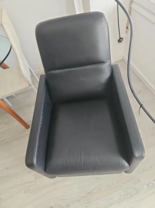 Butaca reclinable negra de piel