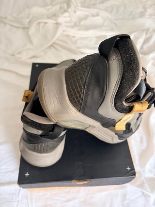 Nike Jordan MA2 Negro Gris