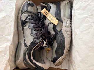 Nike Jordan MA2 Negro Gris