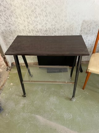 Mesa redonda y 4 sillas madera