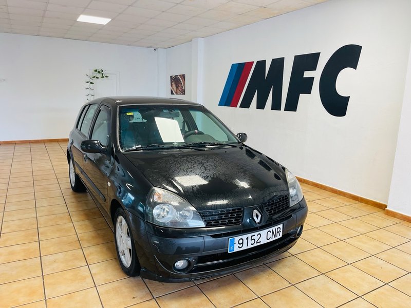Renault Clio 2004 - foto 1
