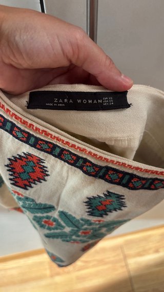 Minifalda Zara bordada