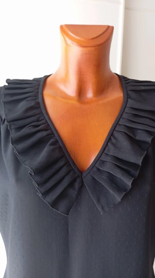 Vestido vintage negro. Talle bajo. Falda plisada.