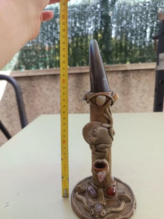 Scultura Cerimoniale Mistica in Legno e Minerali