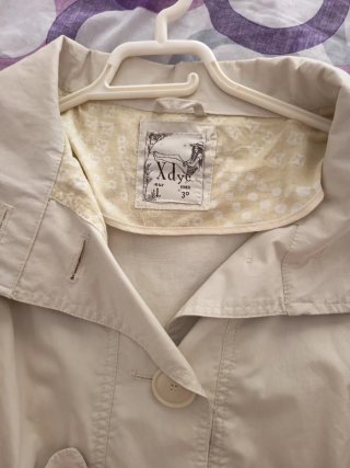 Chaqueta tres cuartos beige