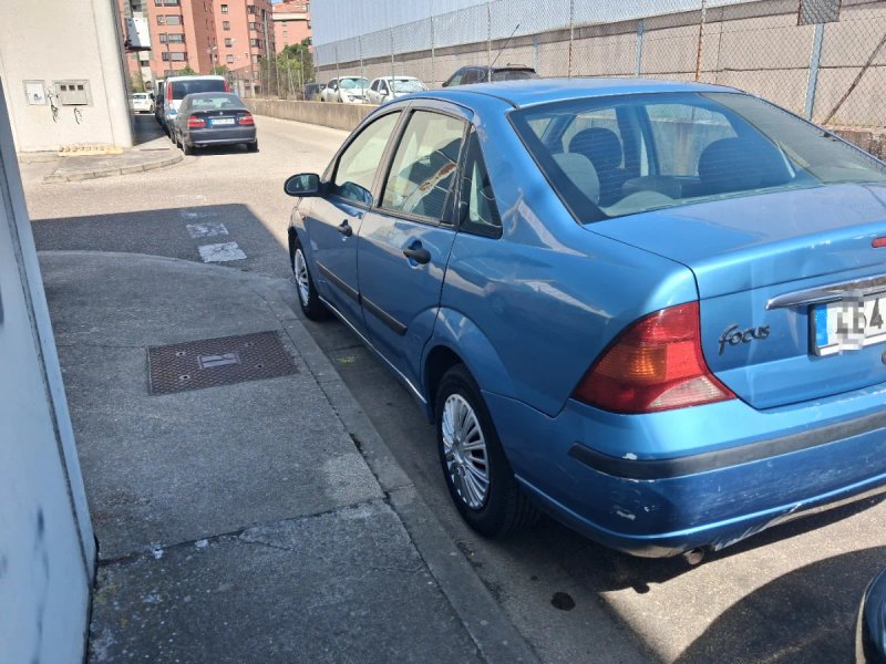 Ford Focus 2004 - foto 1