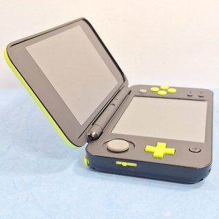Nintendo 2DS XL Console Nera/Verde