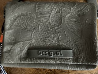 Bolso bandolera Desigual gris