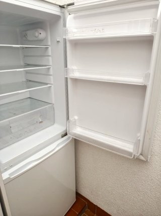 Frigorífico con congelador blanco