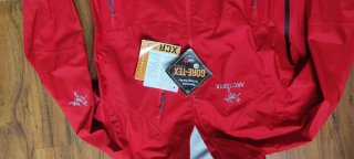 Chaqueta Arc'teryx Impermeable Roja