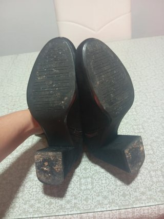 Botas altas negras con cremallera