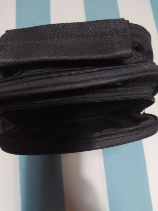 Bolso bandolera caballero negro 2 €