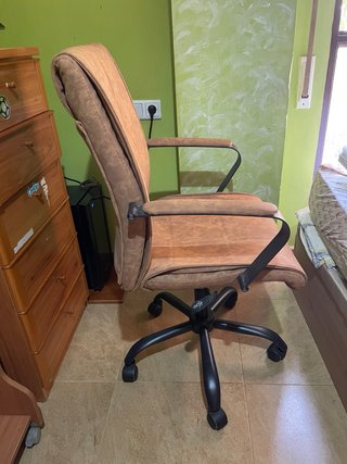Silla de oficina/escritorio marrón