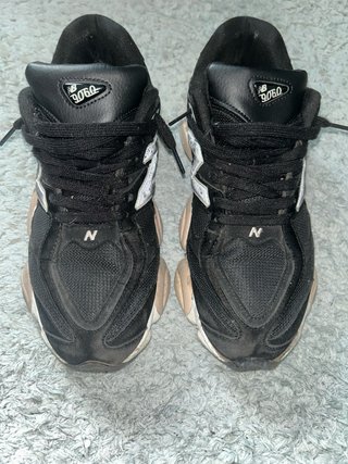 New Balance 9060 nere e beige taglia 43