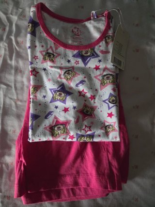 Pijama niña Ice Age. Talla 6-8 años. Sin estrenar.