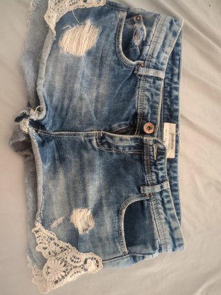 Shorts vaqueros Stradivarius rotos encaje