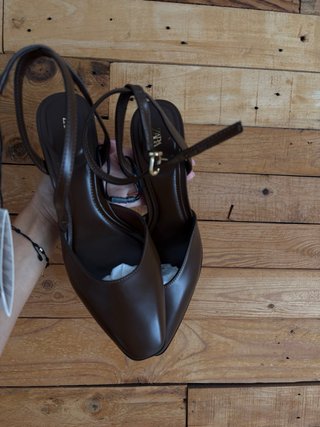 Tacones Zara con etiqueta