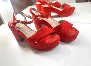 Tacones rojos plataforma
