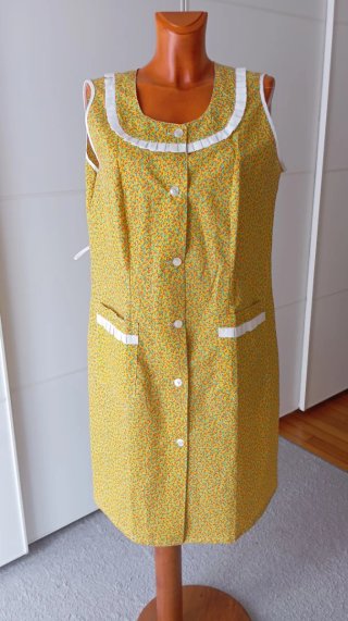 Vestido vintage, delantal vintage floral amarillo.