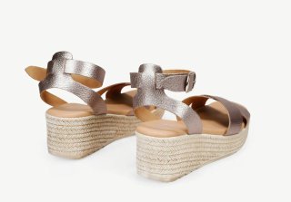 Sandalias cuña piel metalizada talla 39. NUEVAS