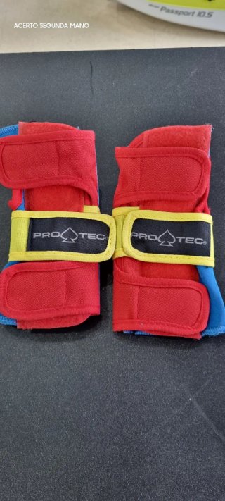SET PROTEC RODILLERAS Y MUÑEQUERAS