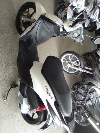 Piaggio Liberty 125 Scooter