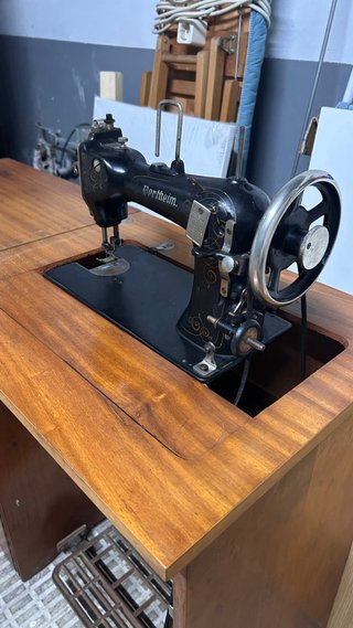 Máquina de coser antigua