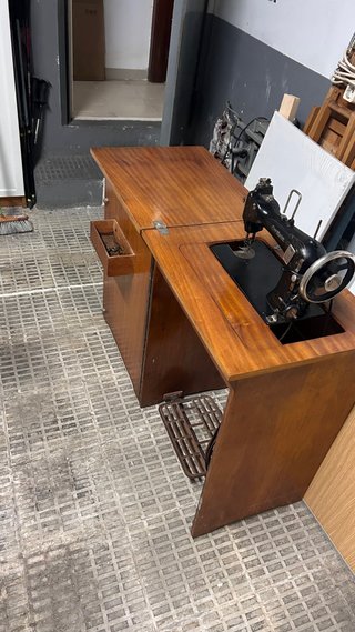 Máquina de coser antigua