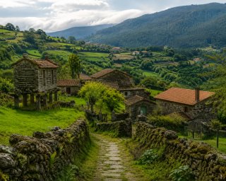 Busco terreno finca con agua luz en alquiler