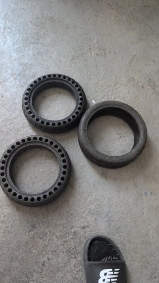 Ruedas de patinete (2 sólidas, 1 hinchable)